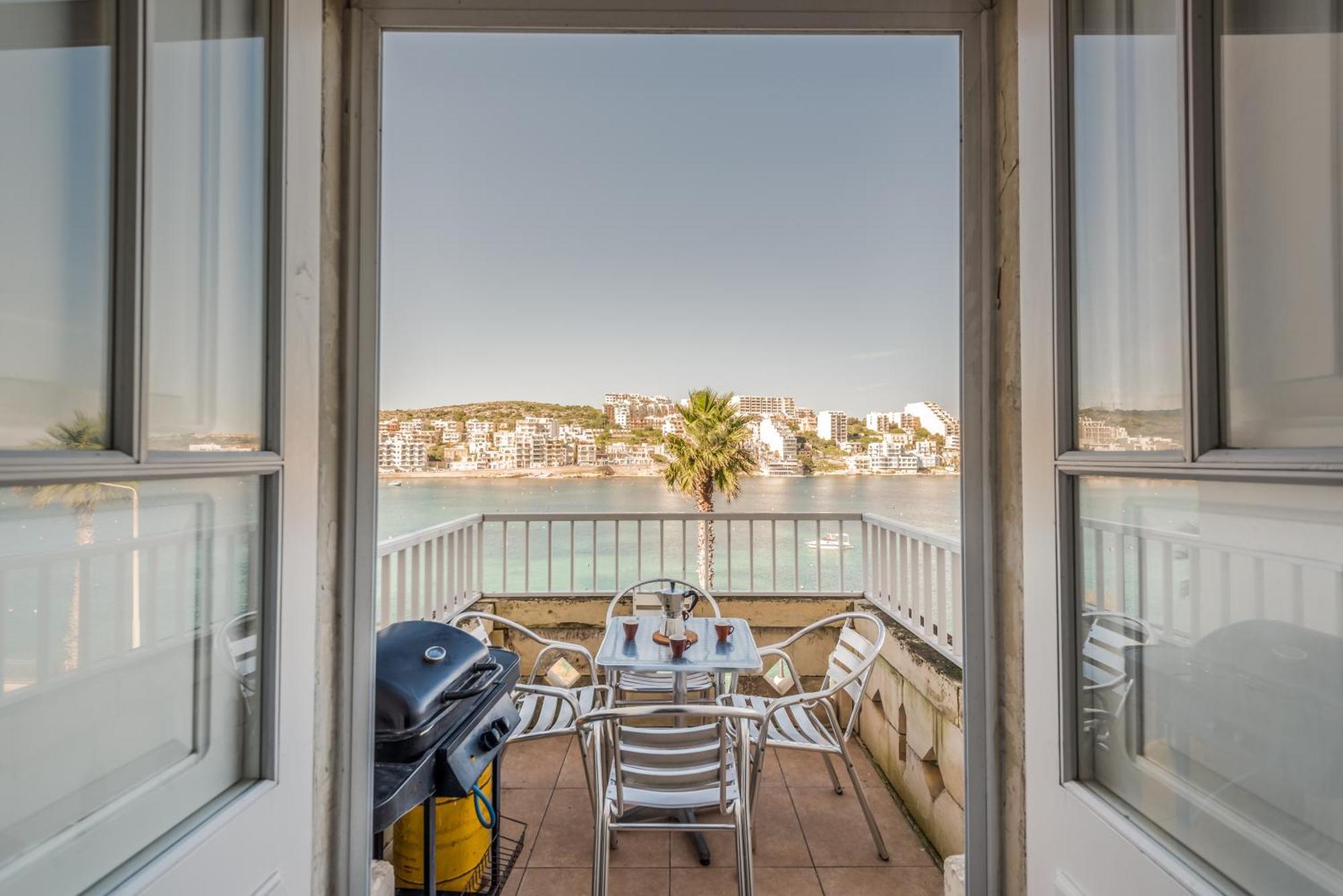 Blue Harbour 2 Bedroom Seafront Apartments With Stunning Seaviews - By Getawaysmalta Bahía de San Pablo Exterior foto