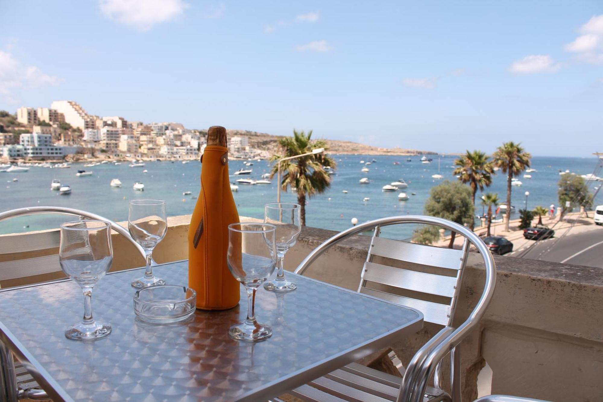 Blue Harbour 2 Bedroom Seafront Apartments With Stunning Seaviews - By Getawaysmalta Bahía de San Pablo Exterior foto