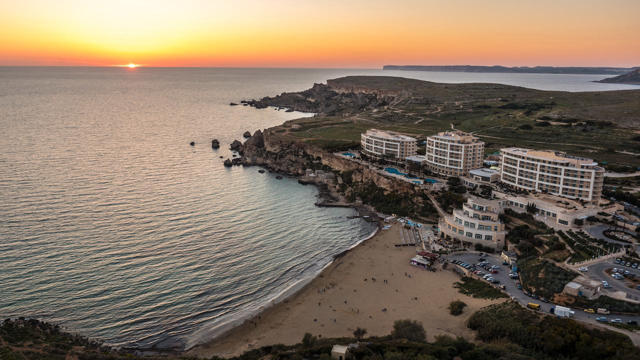 Blue Harbour 2 Bedroom Seafront Apartments With Stunning Seaviews - By Getawaysmalta Bahía de San Pablo Exterior foto